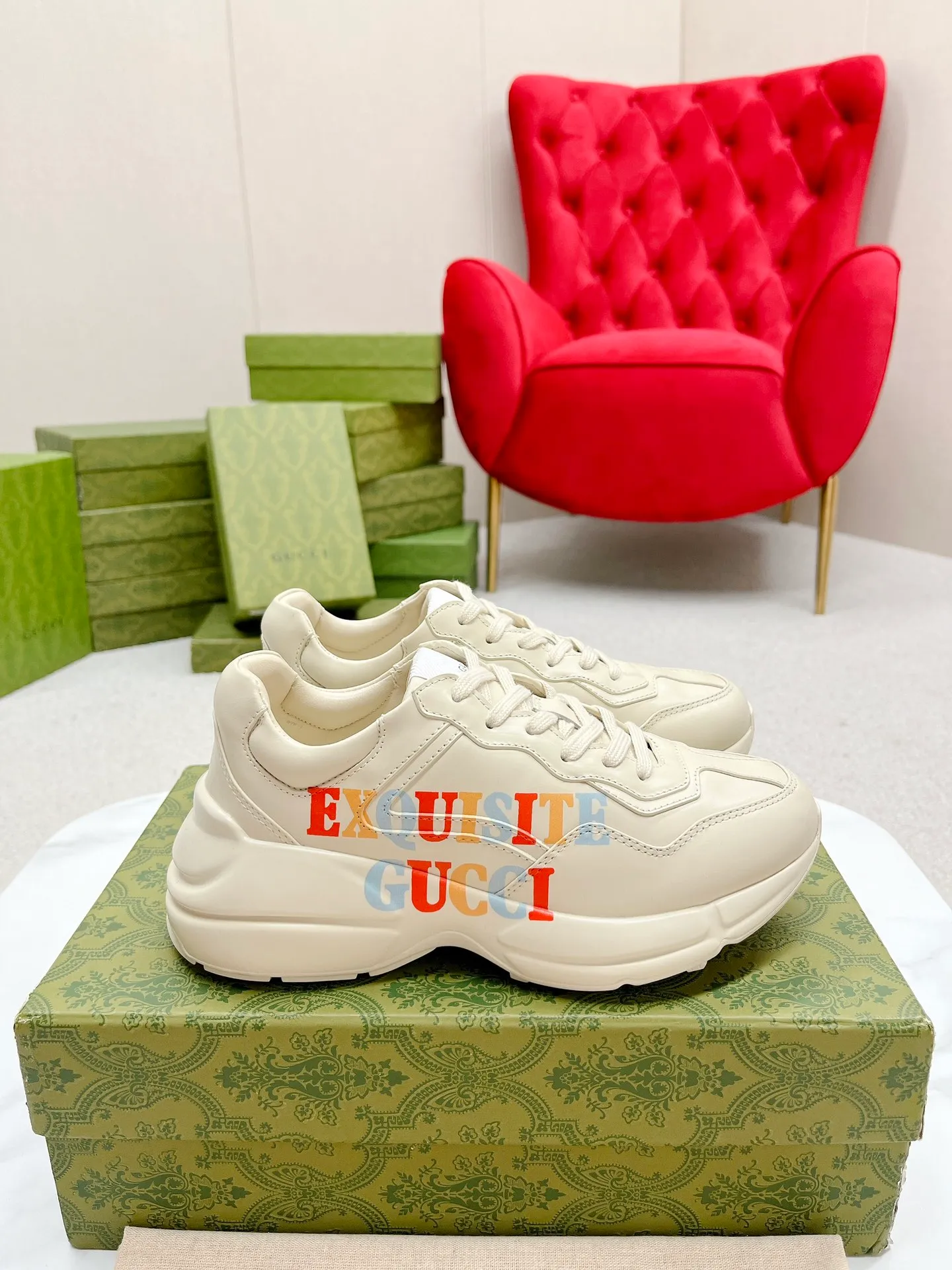 👟👟Ex-factory price 700👟👟 Men +10 Gucci’s top version of couple’s dad shoes series is new! 🖤 ⚠GG couple’s dad shoes have been very popular in recent years; new colors are updated constantly; new colors are updated, and our home and counters have new ones at the same time. This classic dad shoe is popular among celebrities and Internet celebrities. Anchors and others are sure to plant grass and call ❤ Classic fashion style, distressed leather surface, 5D drawing printing; mixed surface splicing colors, etc... Original customization (off-white eco-friendly cowhide, first layer of cowhide inside), original outsole... Shiny colorful drawings embellish the sides of the shoe body, old color rubbing, package production technology, 1:1 creation / only to make the best shoes. ⚠️ Comes with high-end full package at the counter. …………………………………………………… 👑❥∙Colour: Doraemon model/Mickey Mouse model/Lip model/Donald Duck model/Anchor model/Classic red and green striped logo model/NY letter model/Rainbow letter model/Red ebony cloth model/G letter pink cloth model/North Face joint model/Little Bear model/New blue color model/New orange color model 👑❥∙Size: Women’s model 35-40 Men's 39-44